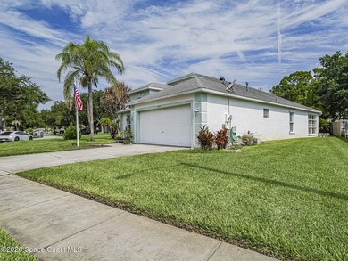 Welcome to this beautifully maintained 3-bedroom, 2-bath home - photo 7