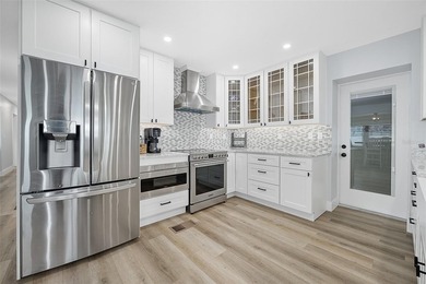 Absolutely charming direct oceanfront home perched on a high - photo 17