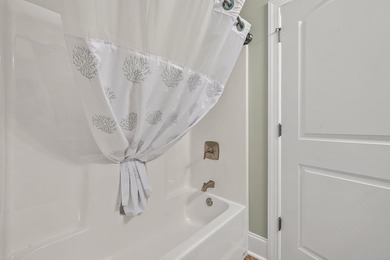 Welcome to this beautifully maintained, move-in ready Valentia - photo 23