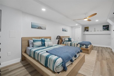 Absolutely charming direct oceanfront home perched on a high - photo 35