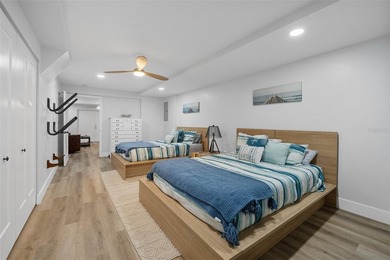 Absolutely charming direct oceanfront home perched on a high - photo 36