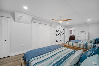 Absolutely charming direct oceanfront home perched on a high - photo 37