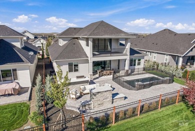 The pool everyone wants in Legacy - and the privacy to actually - photo 2