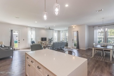 Gorgeous, Trendy Beachside Home - Built in 2021. Turnkey - photo 13