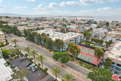 Bright and peaceful corner unit in the heart of Marina del Rey - photo 14