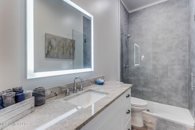 Gorgeous, Trendy Beachside Home - Built in 2021. Turnkey - photo 16