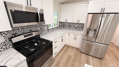 Welcome to this 4-bedroom, 2-bathroom manufactured home situated - photo 17
