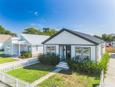 Gorgeous, Trendy Beachside Home - Built in 2021. Turnkey - photo 30