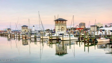 Gorgeous, Trendy Beachside Home - Built in 2021. Turnkey - photo 31