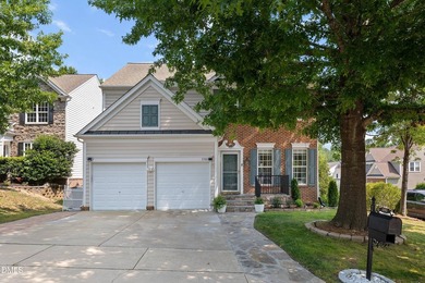 Tucked away on a quiet cul-de-sac in desirable Wakefield, this - photo 1