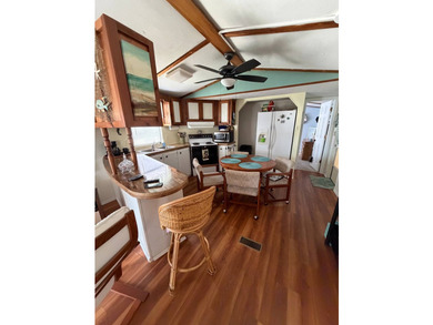 Welcome to this spacious and well-maintained 3-bedroom - photo 8