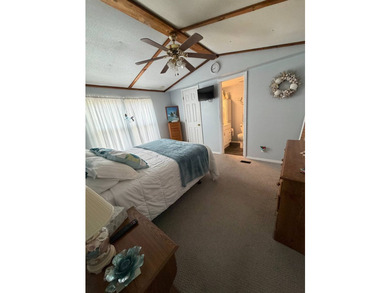 Welcome to this spacious and well-maintained 3-bedroom - photo 10