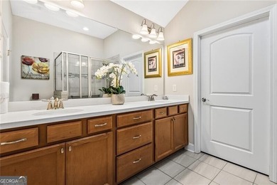 Welcome to easy, elegant living in this stunning 2-bedroom