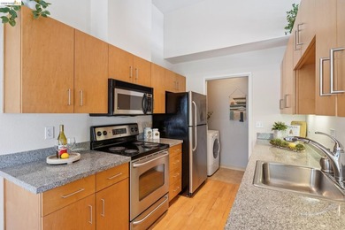 Experience resort-style living in the heart of Richmond Marina - photo 14
