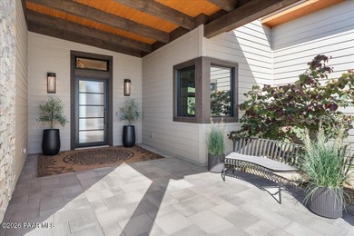 Experience this Beautiful Architecturally Refined Mountain - photo 4
