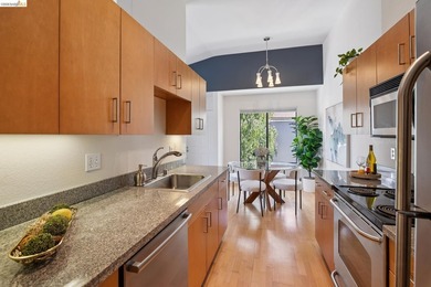Experience resort-style living in the heart of Richmond Marina - photo 15