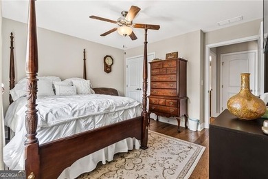 Welcome to easy, elegant living in this stunning 2-bedroom