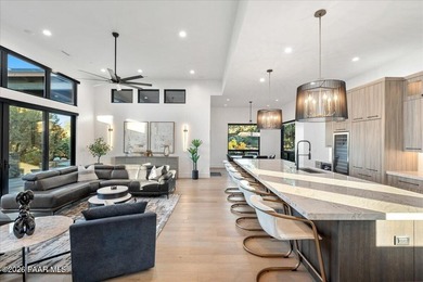 Experience this Beautiful Architecturally Refined Mountain - photo 7