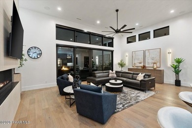 Experience this Beautiful Architecturally Refined Mountain - photo 9