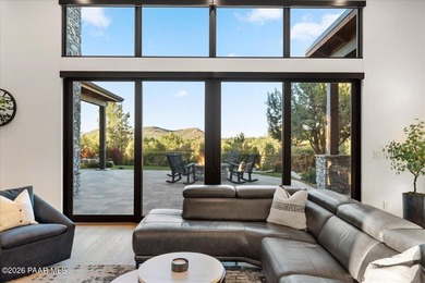 Experience this Beautiful Architecturally Refined Mountain - photo 10