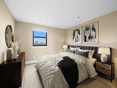 Discover this exceptional penthouse residence offering downtown - photo 20