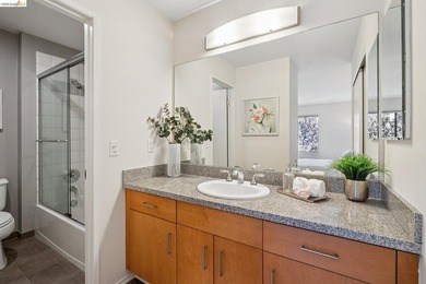 Experience resort-style living in the heart of Richmond Marina - photo 21