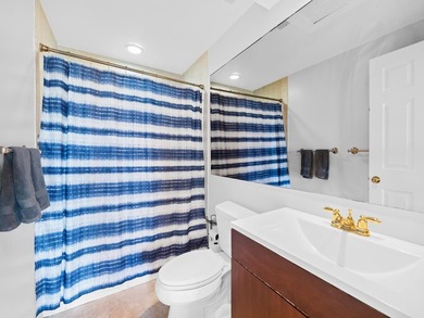Discover this exceptional penthouse residence offering downtown - photo 21
