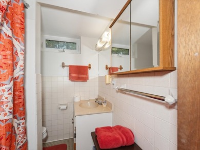 Enjoy this 3 bdrm. 3.5 bath lakefront single story home with - photo 27