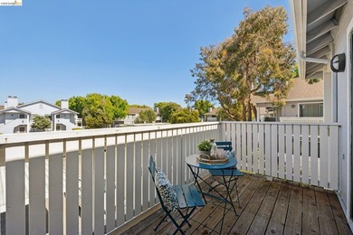 Experience resort-style living in the heart of Richmond Marina - photo 29
