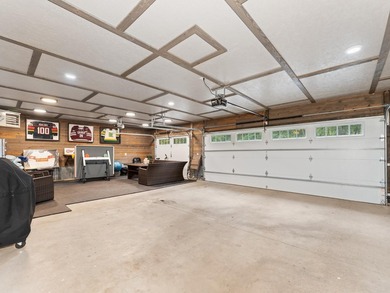 Enjoy this 3 bdrm. 3.5 bath lakefront single story home with - photo 31