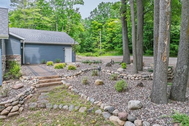 Enjoy this 3 bdrm. 3.5 bath lakefront single story home with - photo 36