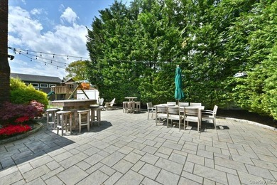Welcome to this exceptional custom-expanded home in Massapequa - photo 39