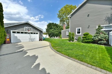 Welcome to this exceptional custom-expanded home in Massapequa - photo 41