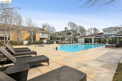 Experience resort-style living in the heart of Richmond Marina - photo 50