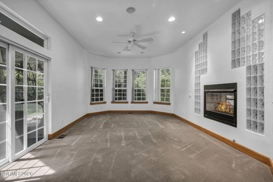 Stunning and expansive custom home on oversized lot in - photo 14