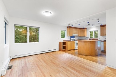 Thoughtfully designed and constructed by a highly respected - photo 14