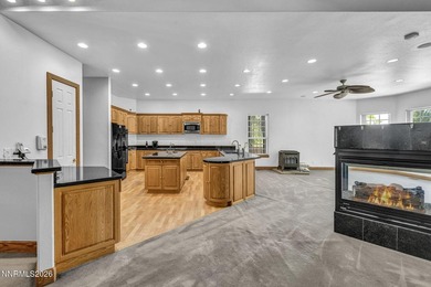 Stunning and expansive custom home on oversized lot in - photo 20