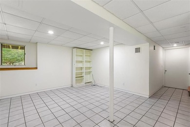 Thoughtfully designed and constructed by a highly respected - photo 32