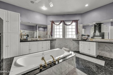 Stunning and expansive custom home on oversized lot in - photo 37