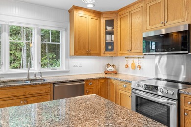 Experience the pleasure of owning your private waterfront home - photo 30