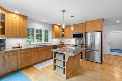 Experience the pleasure of owning your private waterfront home - photo 33