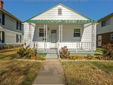 Kanawha River Home For Sale in St Albans West Virginia