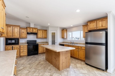 Welcome to 6957 Horsehaven Drive-better known as The Entertainer - photo 11