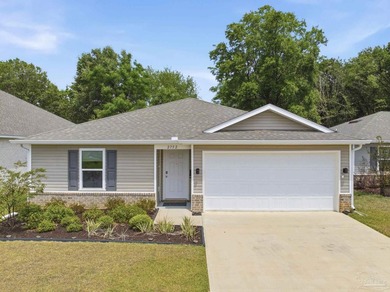 Tucked away in a quiet, established area of Pensacola, 2752 - photo 1