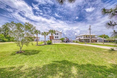 Bay Front home offering 3 bedrooms, 2.5 bathrooms, and a bonus - photo 4