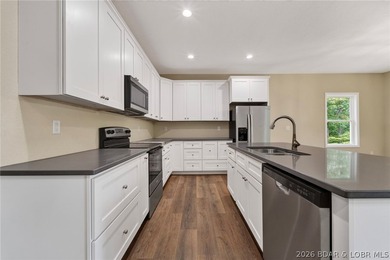 Beautiful new construction tucked away in a quiet cul-de-sac in - photo 11