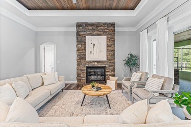 Exceptional custom home on fenced 1.15ac in Oak Grove Estates - photo 11