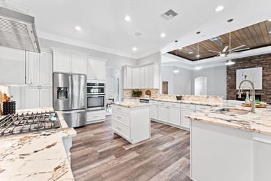 Exceptional custom home on fenced 1.15ac in Oak Grove Estates - photo 17