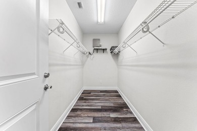 Exceptional custom home on fenced 1.15ac in Oak Grove Estates - photo 31