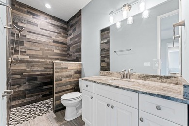 Exceptional custom home on fenced 1.15ac in Oak Grove Estates - photo 34